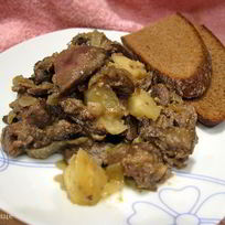 Рецепт Тушеной куриной печени с яблоками