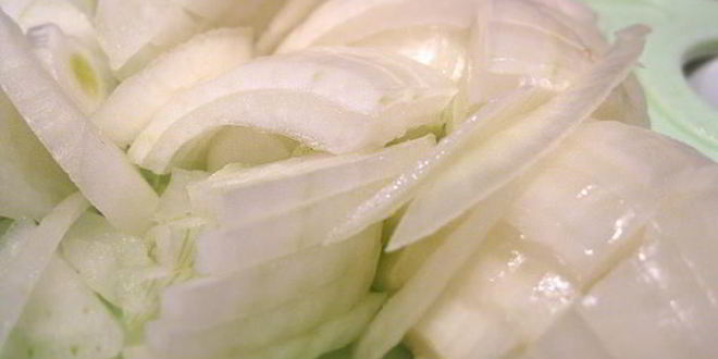 Рецепт тушеной куриной печени с яблоками