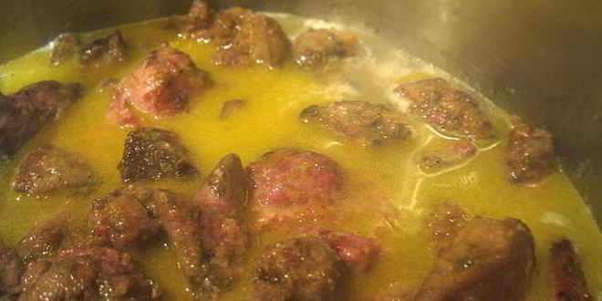 Рецепт тушеной куриной печени с яблоками