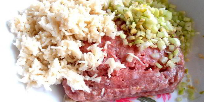 Рецепт воскресного мясного кольца с печенью и грибами