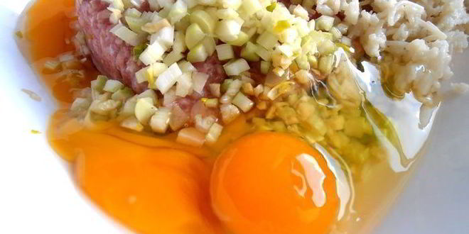 Рецепт воскресного мясного кольца с печенью и грибами