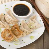 Китайские пельмени с начинкой из рубленой свинины