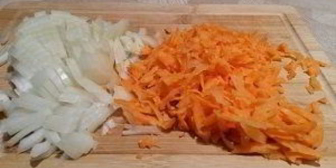 Рецепт ленивых пельменей в овощном соусе