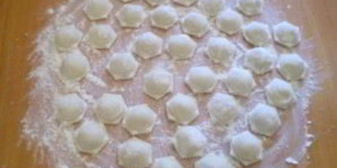 Рецепт пельменей под соусом