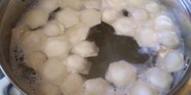 Рецепт пельменей под соусом