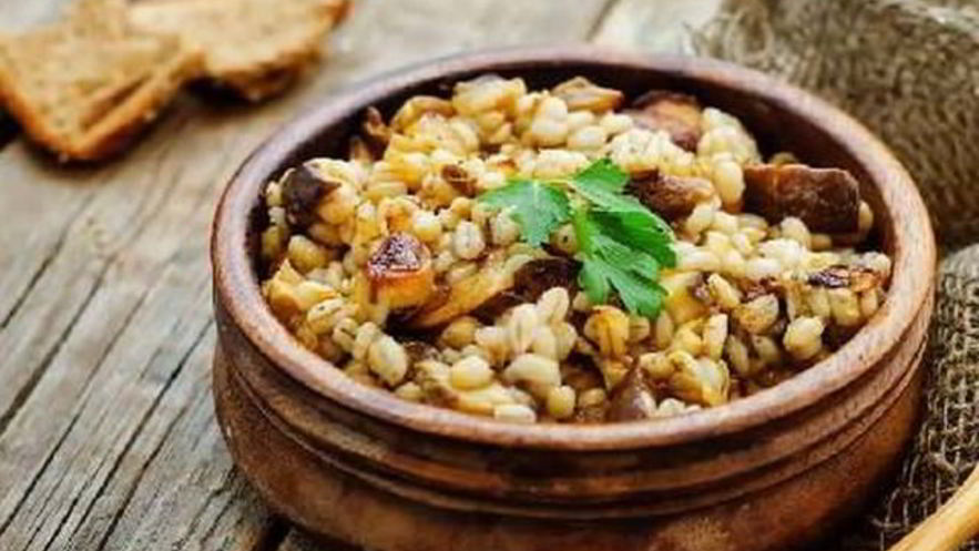 Рецепт плова с грибами и цельнозерновым ячменем
