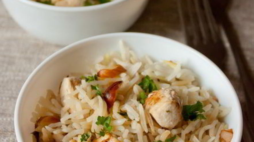 Рецепт рисового пилава с курицей и миндалем