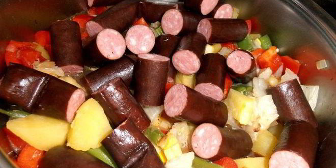 Рецепт ароматного рагу с колбасками
