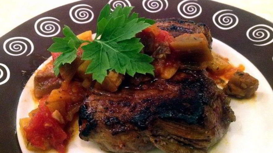 Рецепт стейка с гарниром рататуй