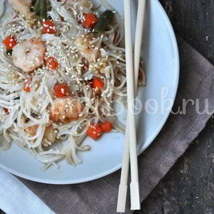 Рецепт Рисовой лапши с креветками и овощами