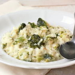 Рецепт Ризотто с брокколи и поджаренными орешками кешью