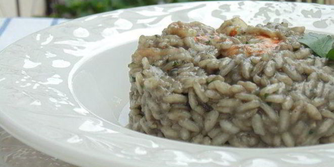 Рецепт ризотто с чернилами каракатицы и креветками