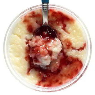 Рецепт Ризотто с кокосовым молоко, печеными сливами и красной смородиной