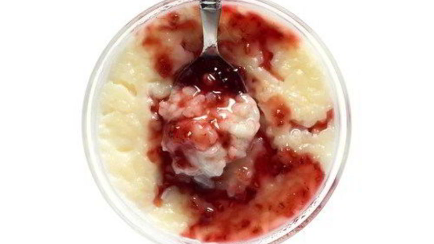 Рецепт ризотто с кокосовым молоко, печеными сливами и красной смородиной