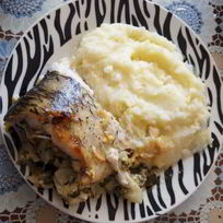 Рецепт Голавля, фаршированного луком и зеленью