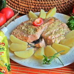 Рецепт Лосося под майонезом, запеченный в рукаве