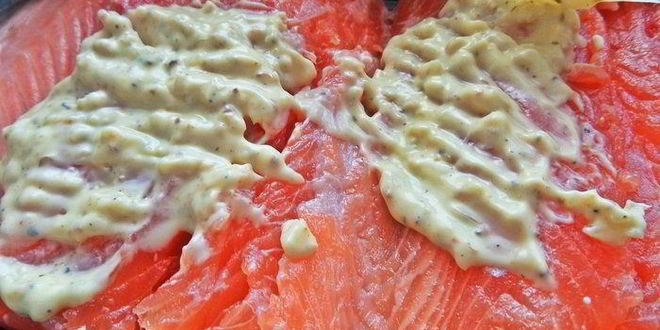 Рецепт лосося под майонезом, запеченный в рукаве