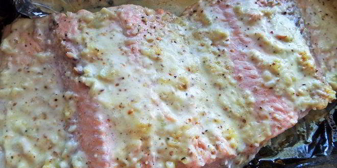 Рецепт лосося под майонезом, запеченный в рукаве