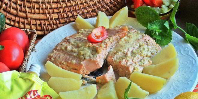 Рецепт лосося под майонезом, запеченный в рукаве