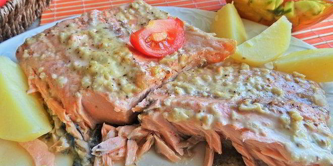Рецепт лосося под майонезом, запеченный в рукаве