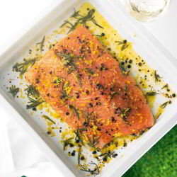 Рецепт Лосося с можжевельником и розмарином