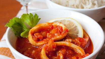 Рецепт Острых кальмаров в красном соусе