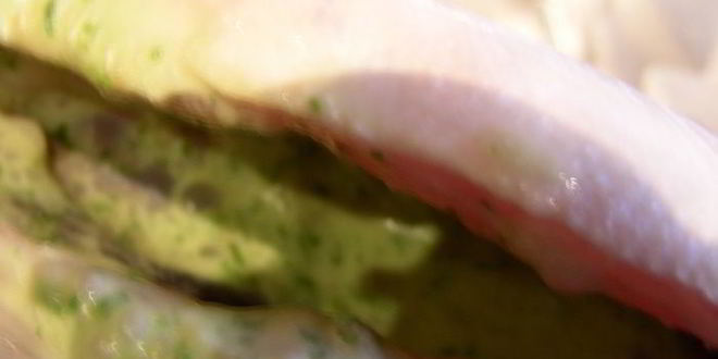 Рецепт рыбы с соусом из кориандра, лайма и кокосового молока