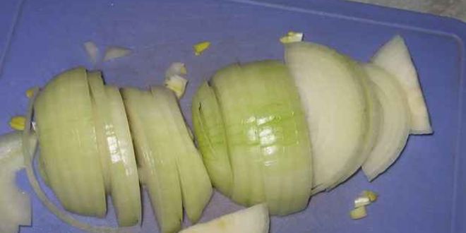 Рецепт рыбы тушеной в молоке с луком