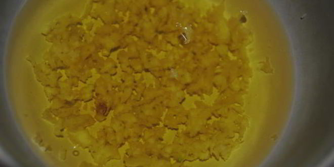 Рецепт семги с чесночным маслом и грушевым гарниром