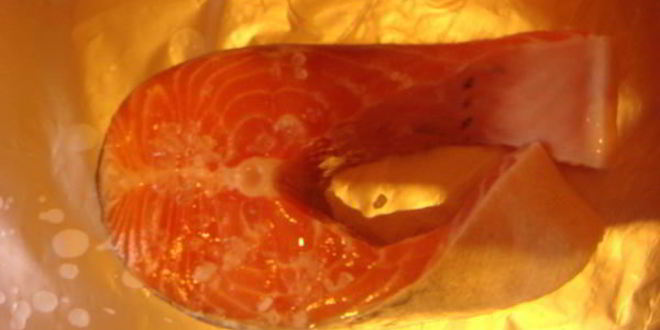 Рецепт семги, запеченной в фольге с овощами, на мангале