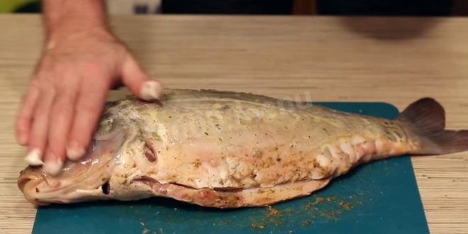 Рецепт запеченного карпа с овощами и грибами в духовке