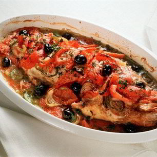 Рецепт Запеченого окуня с томатами, апельсинами и шафраном