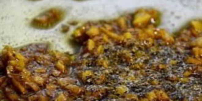 Рецепт жареных креветок с луком