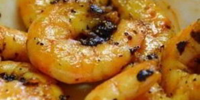 Рецепт жареных креветок с луком