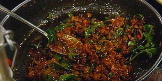 Рецепт шашлычков из ягненка с картофельными пальчиками и икрой из баклажанов