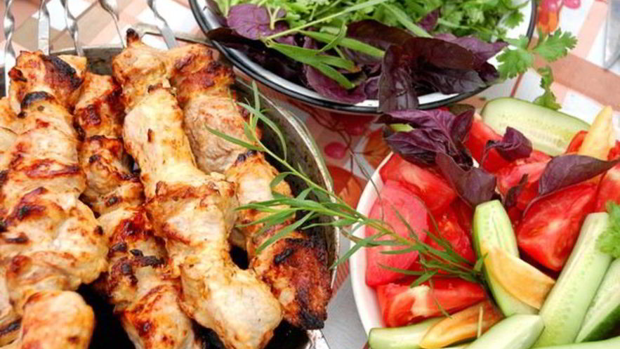 Рецепт шашлыка в маринаде с тархуном и растительным маслом