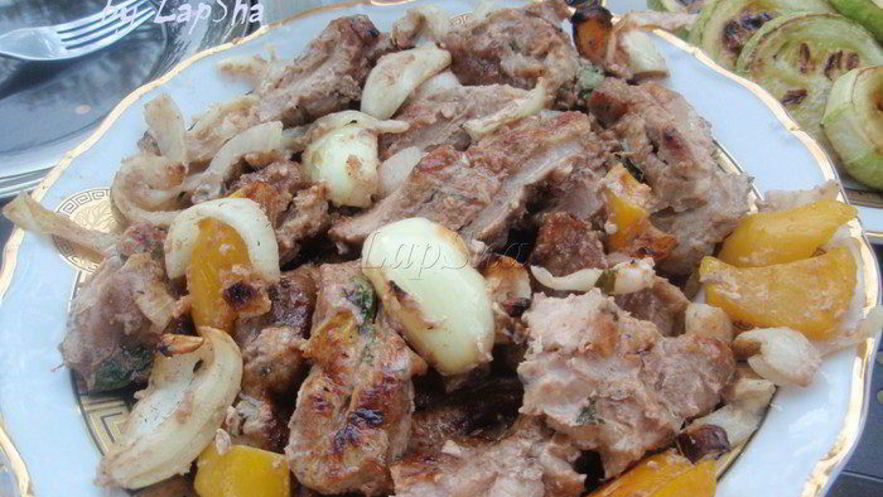Рецепт свиного шашлыка в сметанном маринаде