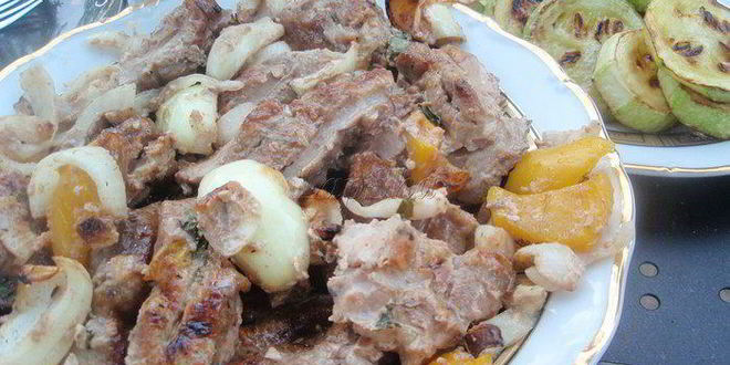 Рецепт свиного шашлыка в сметанном маринаде