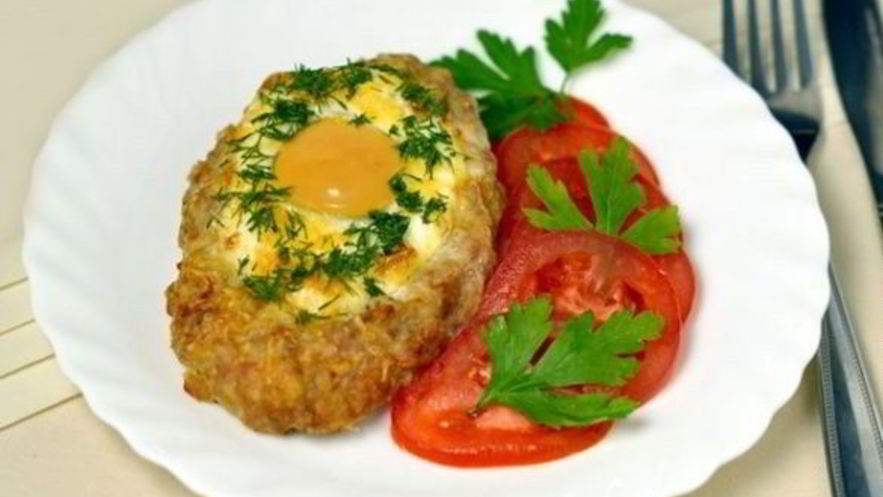 Рецепт шницеля из фарша с яйцом