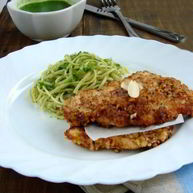 Рецепт Шницеля из курицы в ореховой панировке со спагетти в соусе из петрушки и черемши