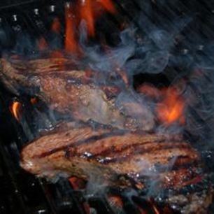 Рецепт Говяжьего стейка на гриле с чесночным маслом