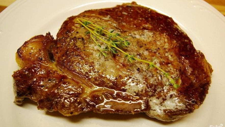 Рецепт стейка из свинины на сковороде