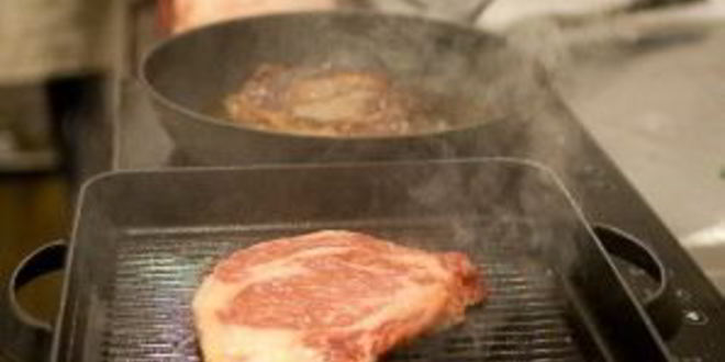 Рецепт стейка на сковороде-гриль