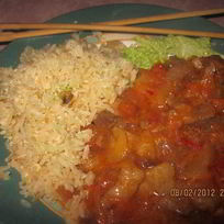 Свинина в кисло-сладком соусе с жареным рисом на гарнир — Ужин родом из Китая