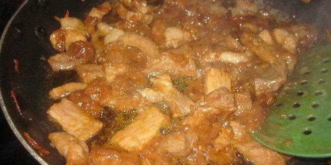 Рецепт свинины в кисло-сладком соусе с жареным рисом на гарнир — ужина родом из китая