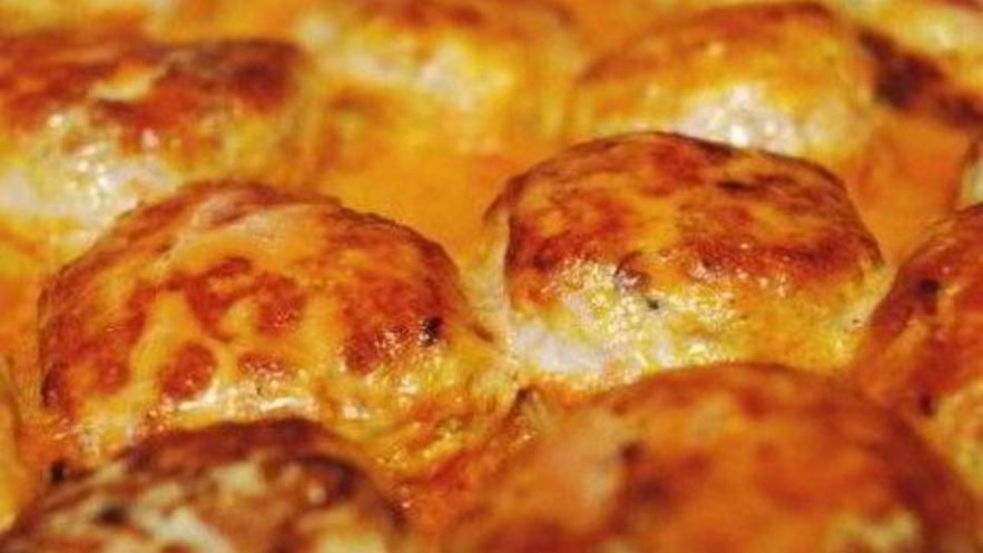 Рецепт куриных тефтелей под соусом