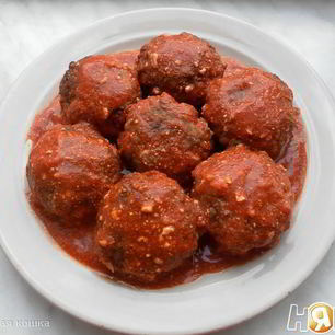 Рецепт Мясных тефтелей с рисом и овощами в томатном соусе