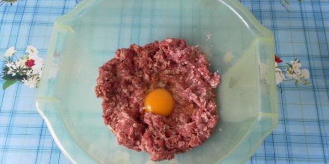 Рецепт мясных тефтелей с рисом и овощами в томатном соусе