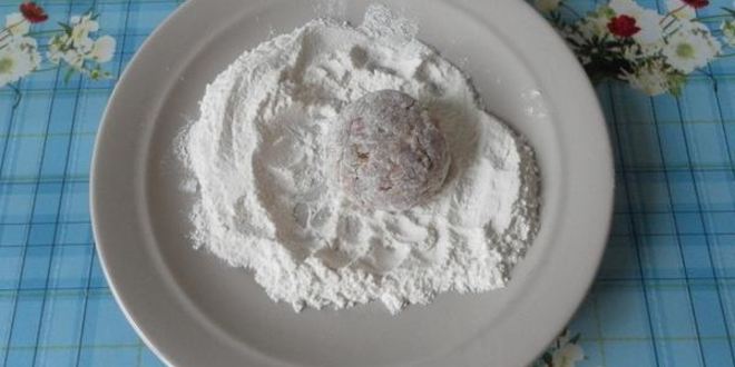 Рецепт мясных тефтелей с рисом и овощами в томатном соусе