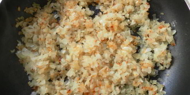 Рецепт мясных тефтелей с рисом и овощами в томатном соусе